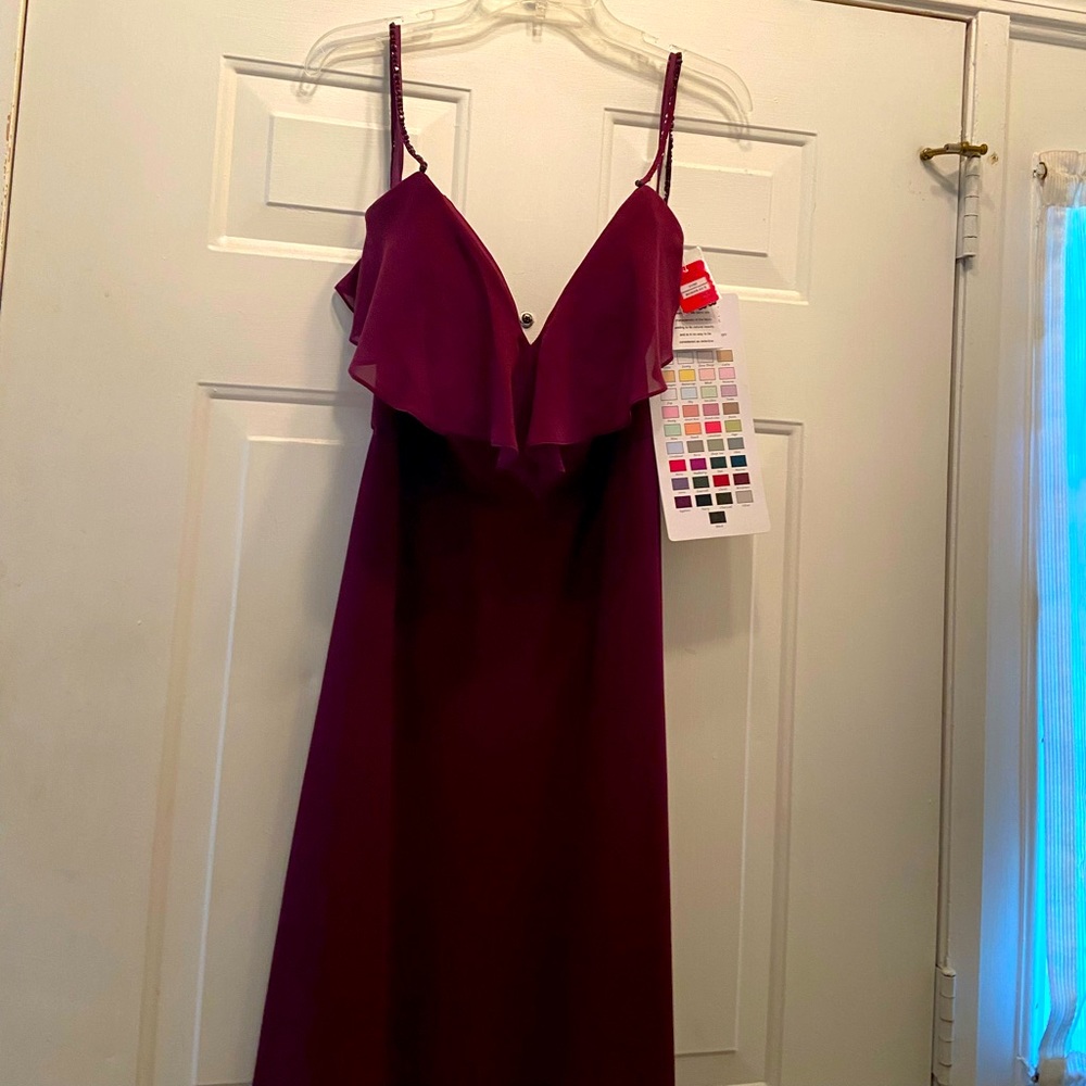 Brand new bridesmaid dress, boutique designer: Madeline Gardner -COLOR: Bordeaux